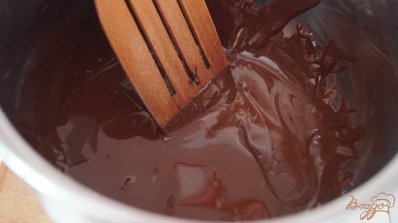 Фото приготовление рецепта: Сырки со сгущенным молоком в шоколаде шаг №2