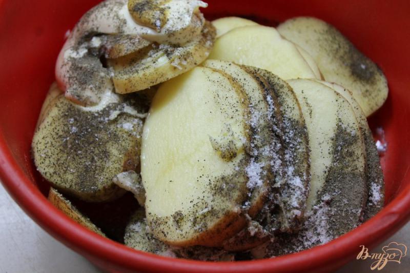 Фото приготовление рецепта: Ароматный картофель по - сельски запеченный с беконом шаг №3