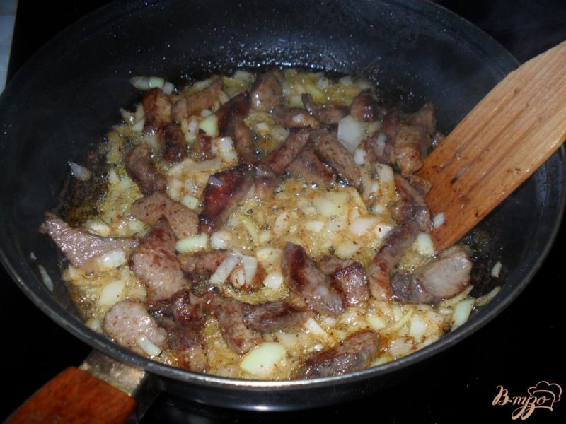 Фото приготовление рецепта: Мясо с овощами на сковороде шаг №3