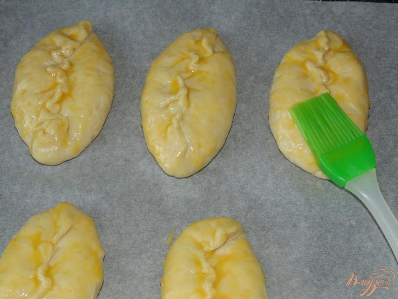 Фото приготовление рецепта: Духовые пирожки с начинкой из индюшиного мяса шаг №8