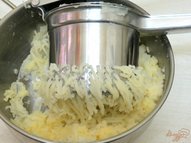 Фото приготовление рецепта: Пирожки из картофельного дрожжевого теста шаг №1