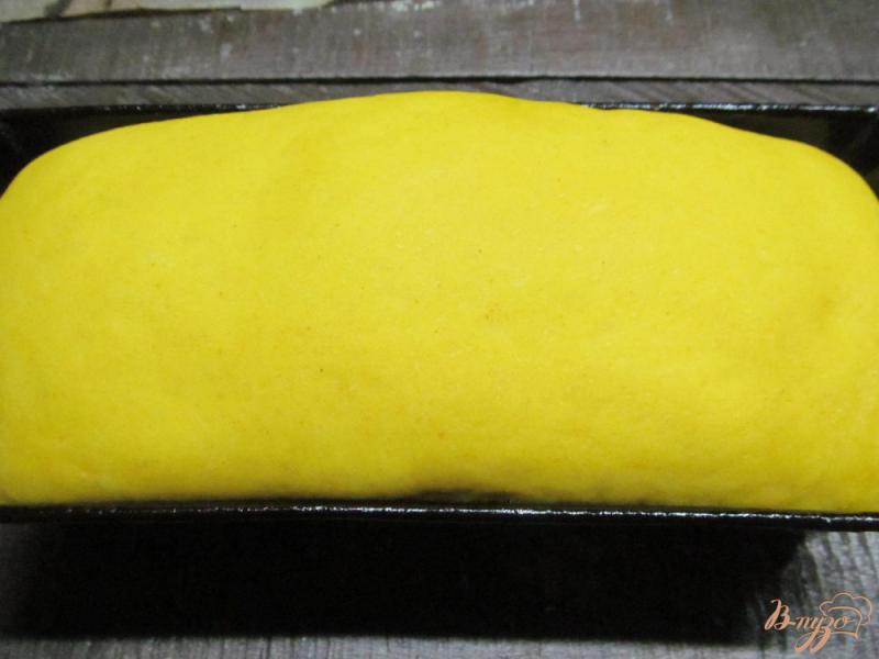 Фото приготовление рецепта: Хлеб на кефире с куркумой шаг №8