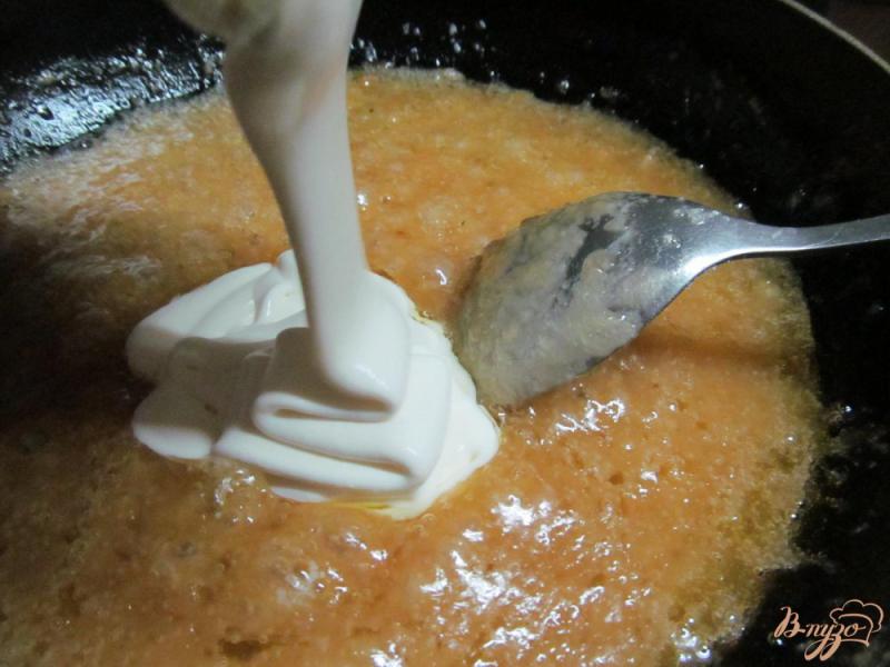 Фото приготовление рецепта: Домашний карамельный соус шаг №3