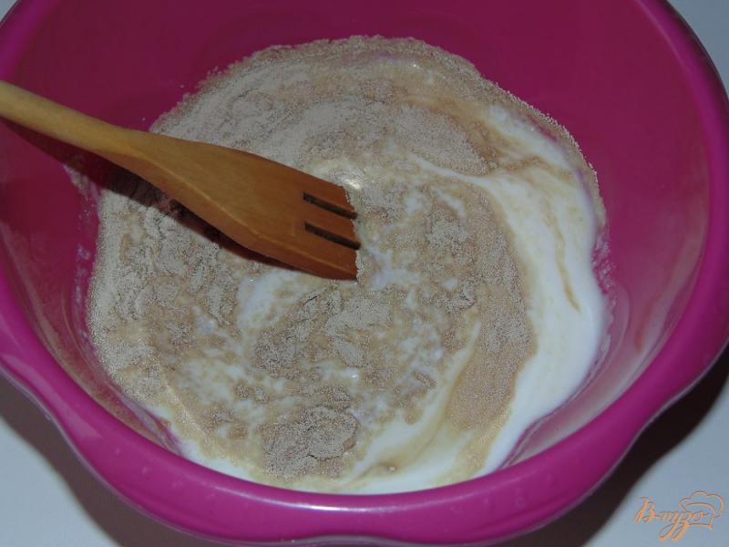 Фото приготовление рецепта: Дрожжевое тесто на домашнем йогурте шаг №1