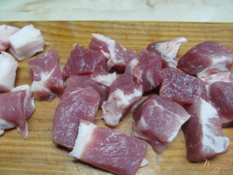 Фото приготовление рецепта: Жаркое из шампиньона свинины с картофелем шаг №1