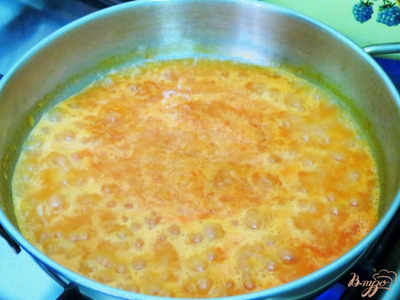 Фото приготовление рецепта: Польский томатный суп (Zupa pomidorowa) шаг №8