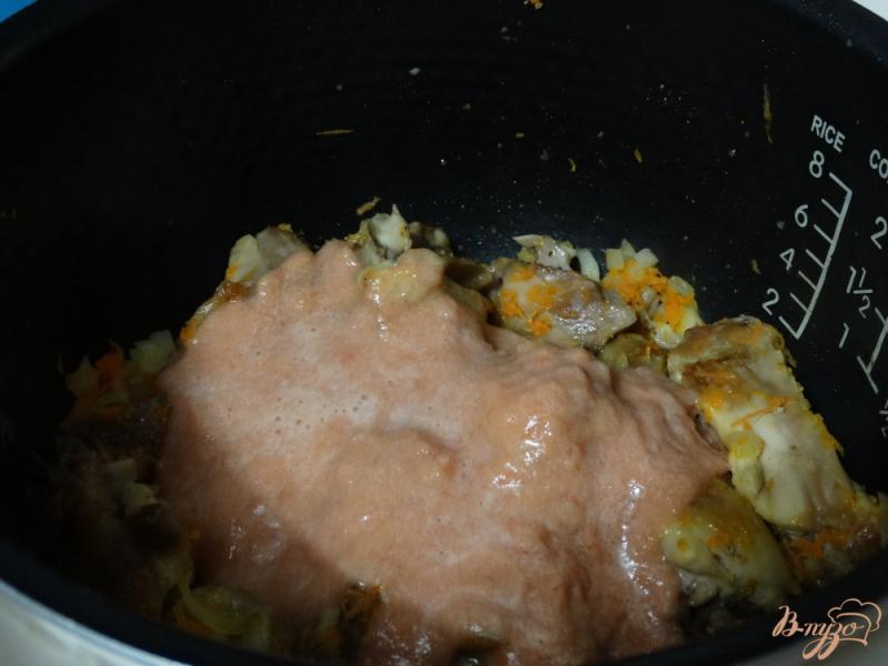 Фото приготовление рецепта: Курица в томатно-сливочном соусе шаг №4