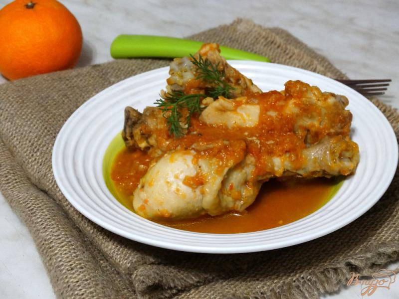 Фото приготовление рецепта: Курица в томатно-сливочном соусе шаг №6