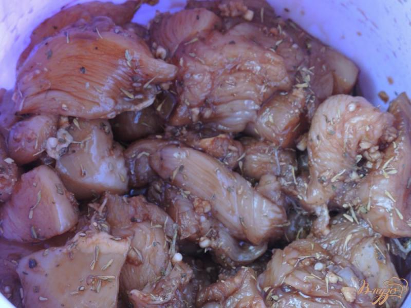 Фото приготовление рецепта: Куриная грудка с брокколи в сливках шаг №2