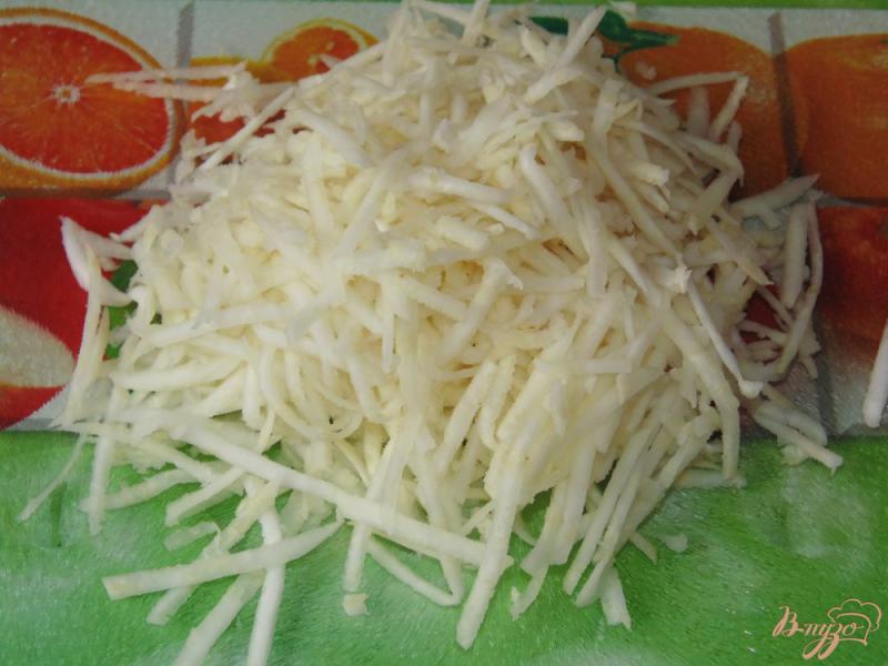 Фото приготовление рецепта: Морковный салат с корнем сельдерея шаг №1