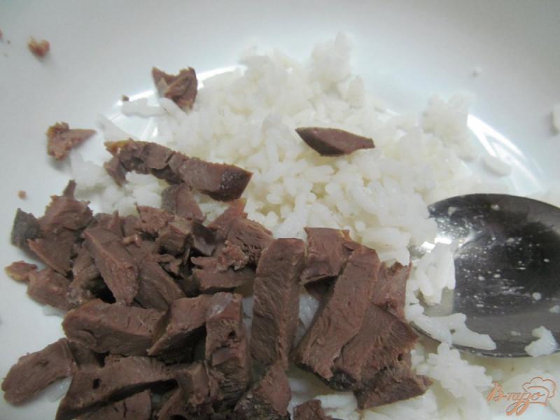 Фото приготовление рецепта: Салат из риса с сердцем шаг №2