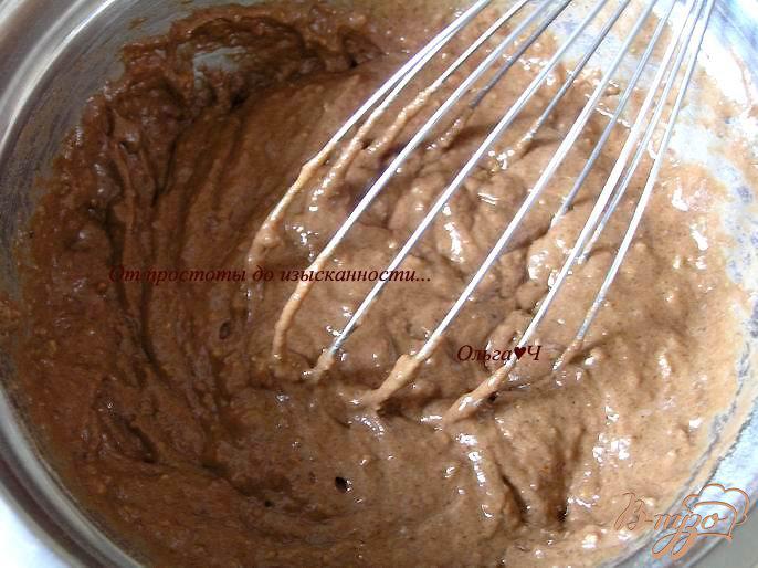 Фото приготовление рецепта: Шоколадный торт с ягодами шаг №3