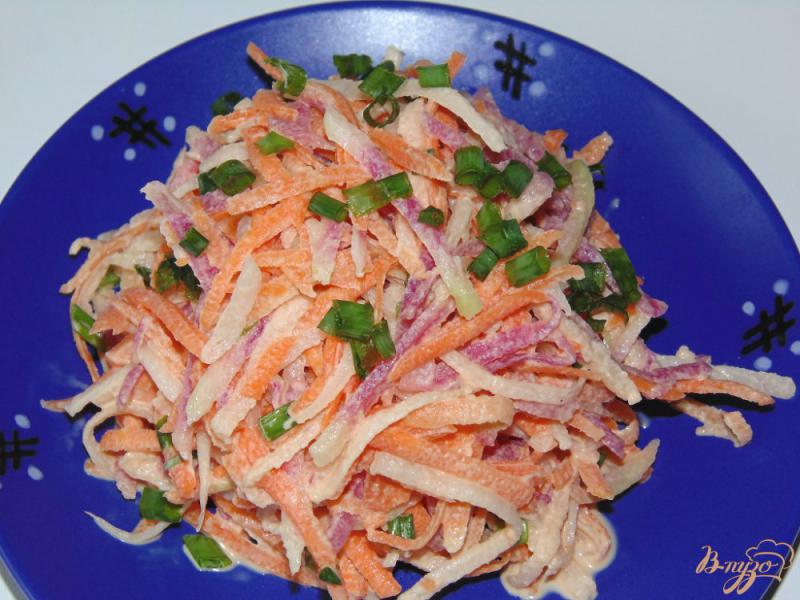 Фото приготовление рецепта: Салат из моркови, китайской редьки и дайкона шаг №6