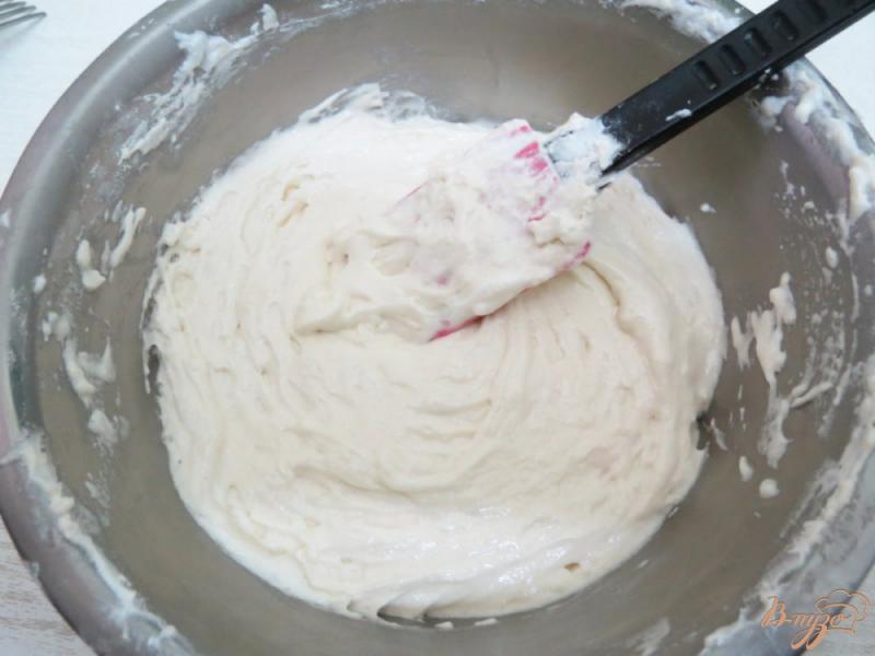 Фото приготовление рецепта: Рецепт пирожных со сгущёнкой шаг №4