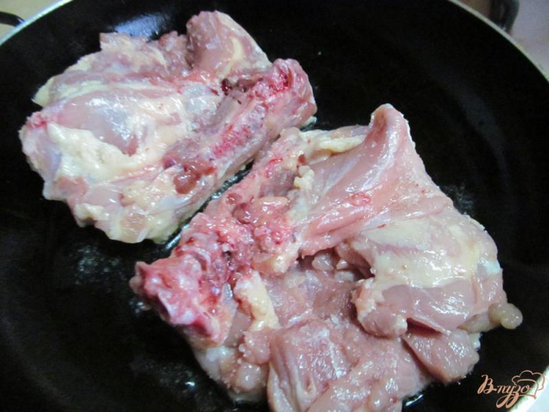 Фото приготовление рецепта: Курица в томатно-перечном соусе шаг №1