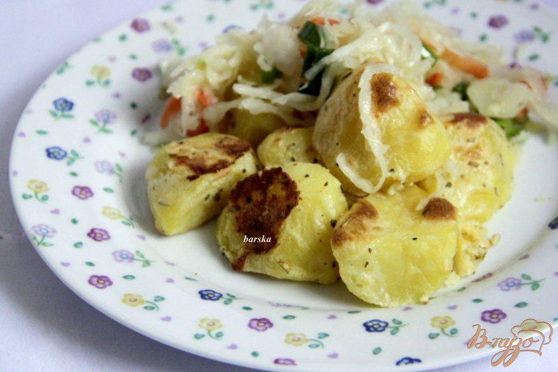 Фото приготовление рецепта: Картофель, запеченный в сметанной глазури шаг №5