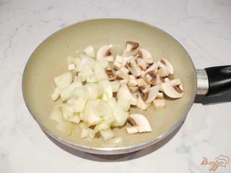 Фото приготовление рецепта: Картофельные лодочки с грибами шаг №3