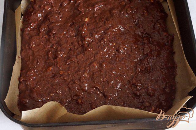 Фото приготовление рецепта: Шоколадно-ореховые пирожные шаг №10