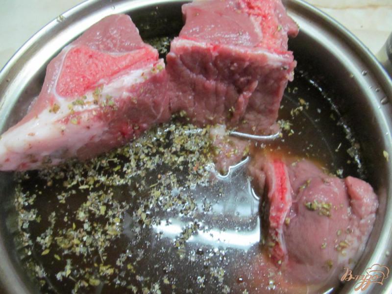 Фото приготовление рецепта: Тушенная свинина в соевом соусе со специями шаг №2