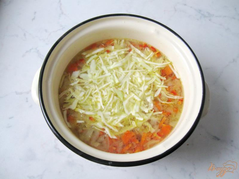 Фото приготовление рецепта: Овощной суп с кукурузой и зеленым горошком шаг №5
