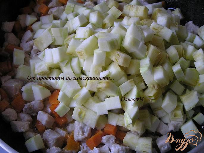 Фото приготовление рецепта: Рагу из курицы с овощами и рисом шаг №2