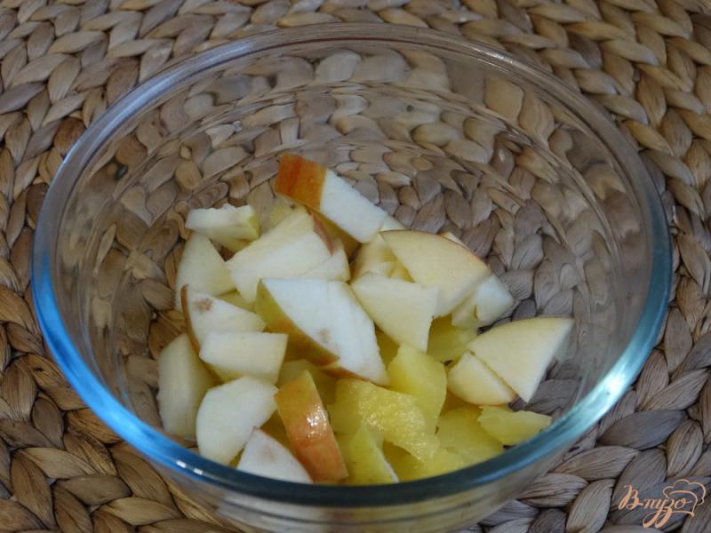 Фото приготовление рецепта: Фруктовый салат в ананасе шаг №3