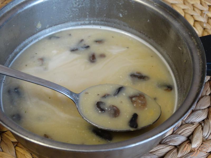 Фото приготовление рецепта: Гороховый суп-пюре с шампиньнами шаг №6