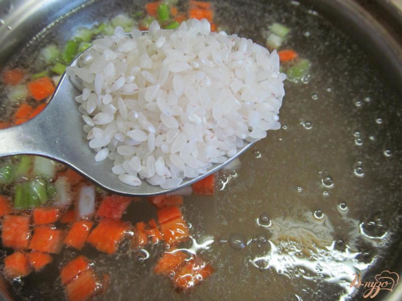 Фото приготовление рецепта: Рисово-лимонный суп шаг №3