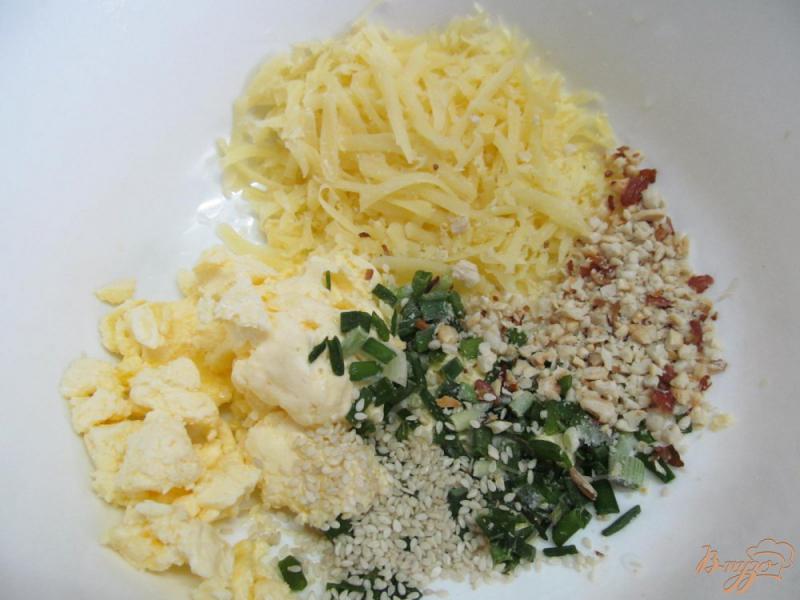 Фото приготовление рецепта: Закуска из сыра с беконом шаг №1