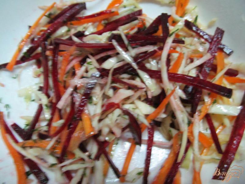 Фото приготовление рецепта: Витаминный салат со свеклой шаг №4