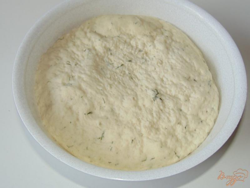 Фото приготовление рецепта: Хлеб белый с укропом в духовке шаг №4