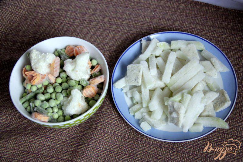 Фото приготовление рецепта: Гратин из картофеля и замороженых овощей, с ветчиной шаг №1