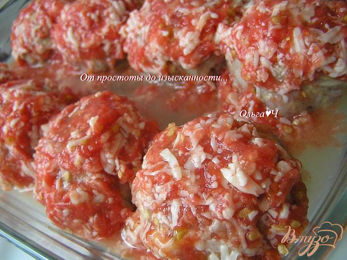 Фото приготовление рецепта: Шарики из индейки с кабачком в томатном соусе шаг №6