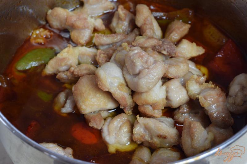Фото приготовление рецепта: Куриное филе в томатно- соевом соусе шаг №4