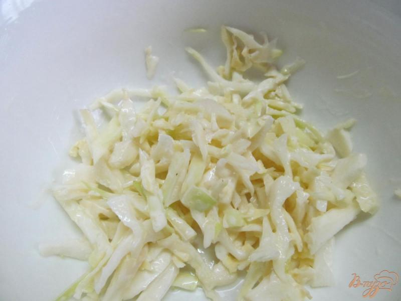 Фото приготовление рецепта: Салат с капустой ветчиной и сыром шаг №1