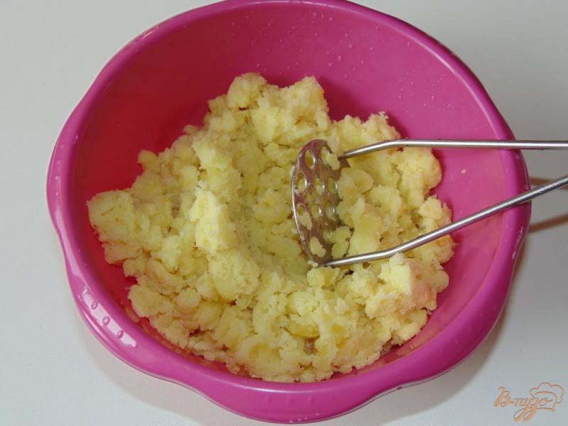 Фото приготовление рецепта: Картофельные лепешки с ветчиной и зеленым луком шаг №1