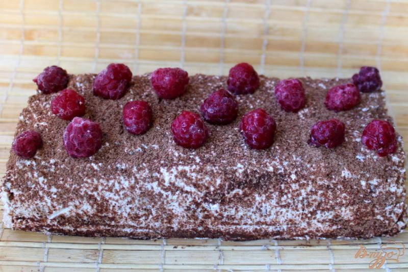 Фото приготовление рецепта: Торт без выпечки, с творожным кремом и малиной шаг №8