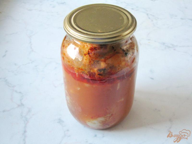 Фото приготовление рецепта: Курица в банке с томатным соусом шаг №4