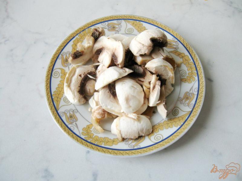 Фото приготовление рецепта: Капуста тушеная с тыквой и грибами шаг №5