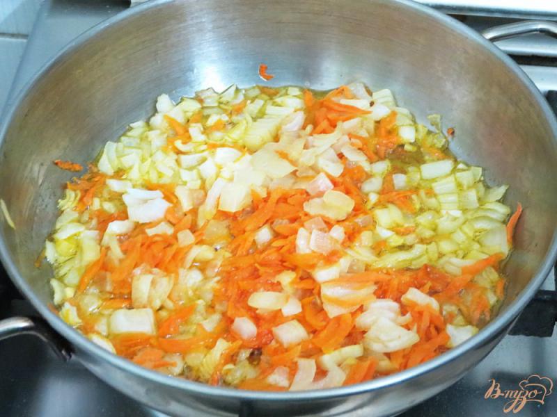 Фото приготовление рецепта: Суп из сушёных грибов с домашней лапшой шаг №5