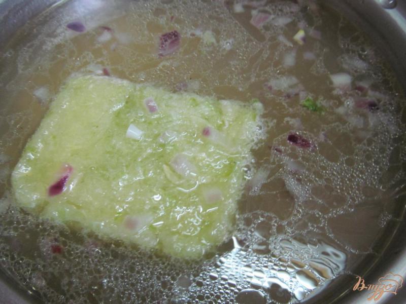 Фото приготовление рецепта: Суп с кабачком и манной крупой шаг №5