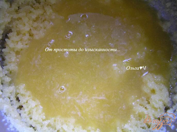 Фото приготовление рецепта: Апельсиновые кексы с грецкими орехами шаг №2