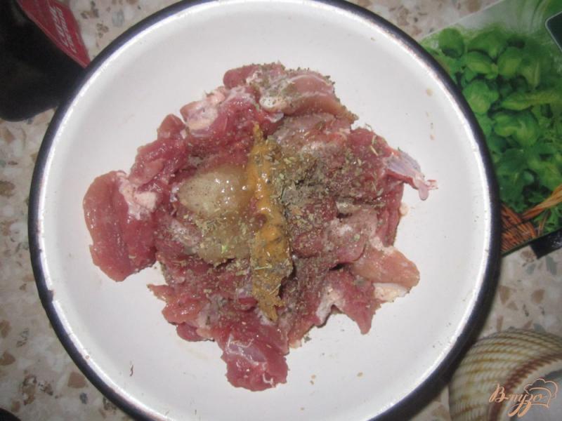 Фото приготовление рецепта: Пряная свинина запеченная с овощами шаг №2