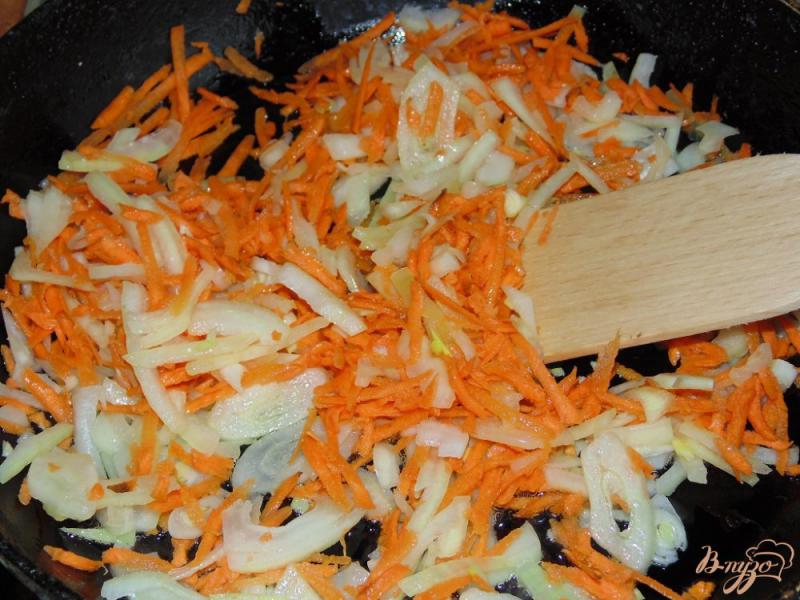 Фото приготовление рецепта: Каша из пшена с ветчиной, овощами и кукурузой шаг №3