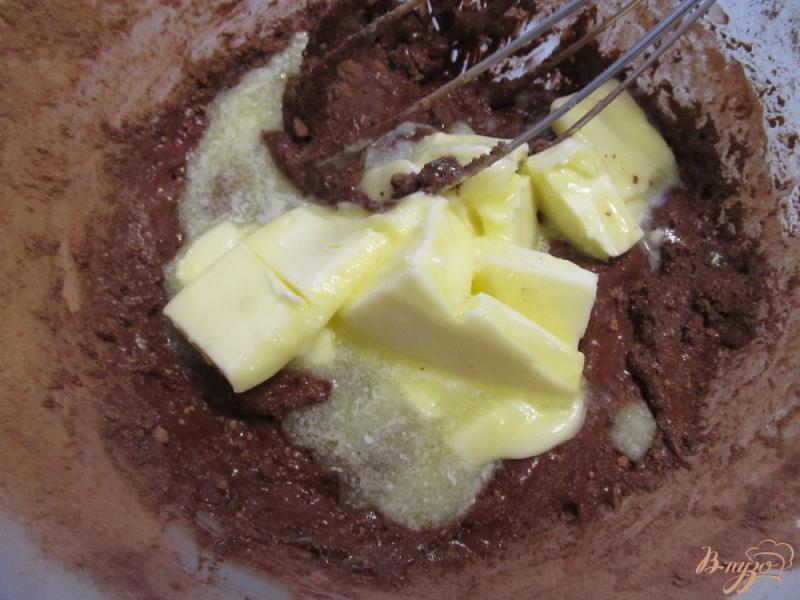 Фото приготовление рецепта: Шоколадное печенье с начинкой шаг №4