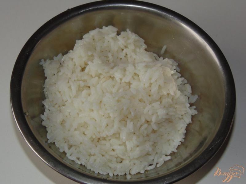 Фото приготовление рецепта: Желтый рис с консервированной кукурузой шаг №1