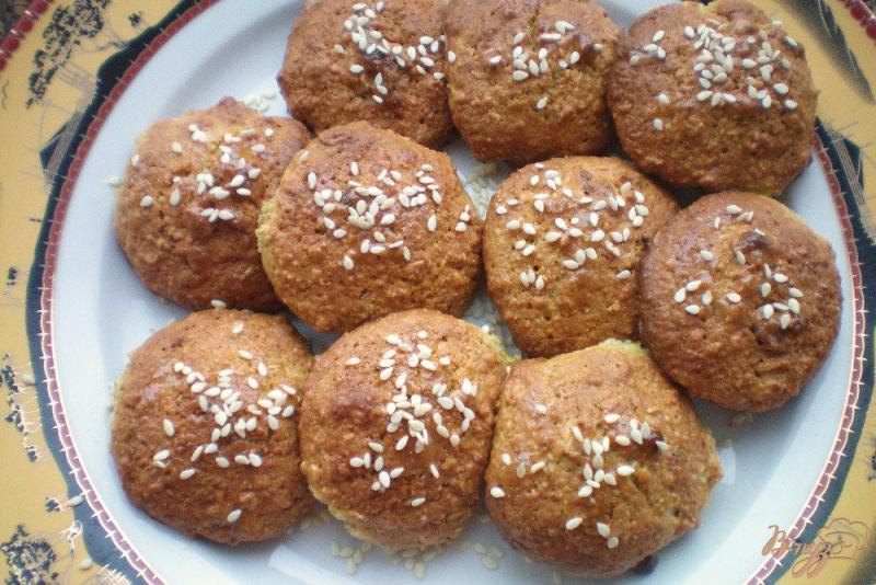 Фото приготовление рецепта: Овсяное печенье с цедрой апельсина, корицей и орехами шаг №5