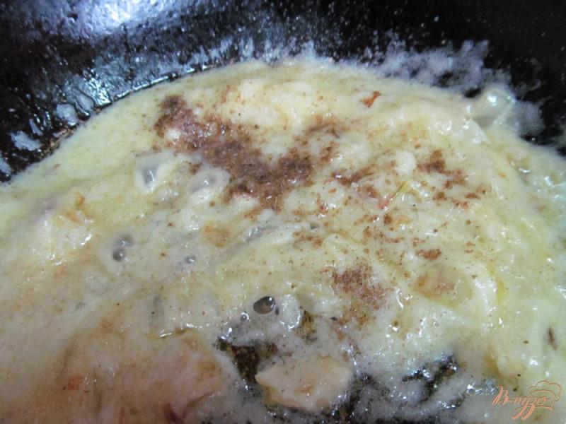 Фото приготовление рецепта: Завтрак на лепешке с фрикадельками шаг №7