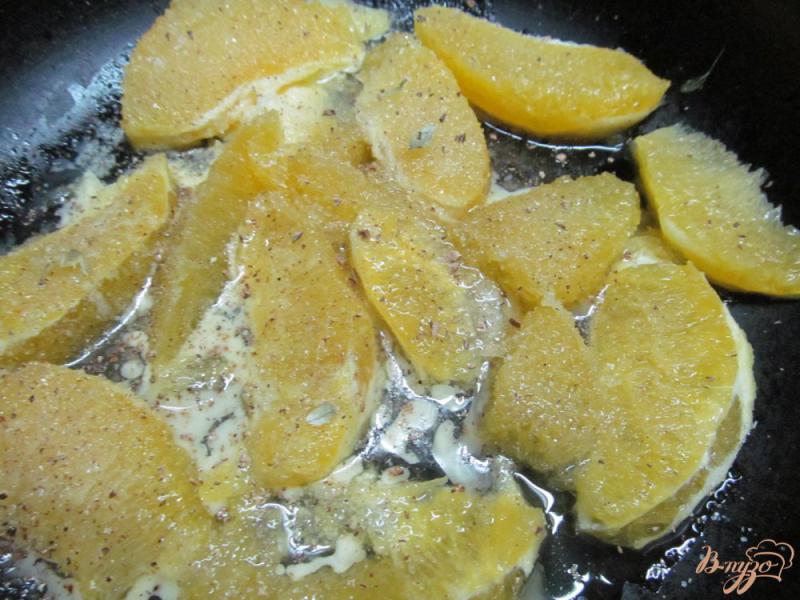 Фото приготовление рецепта: Десерт из апельсина и творога шаг №3