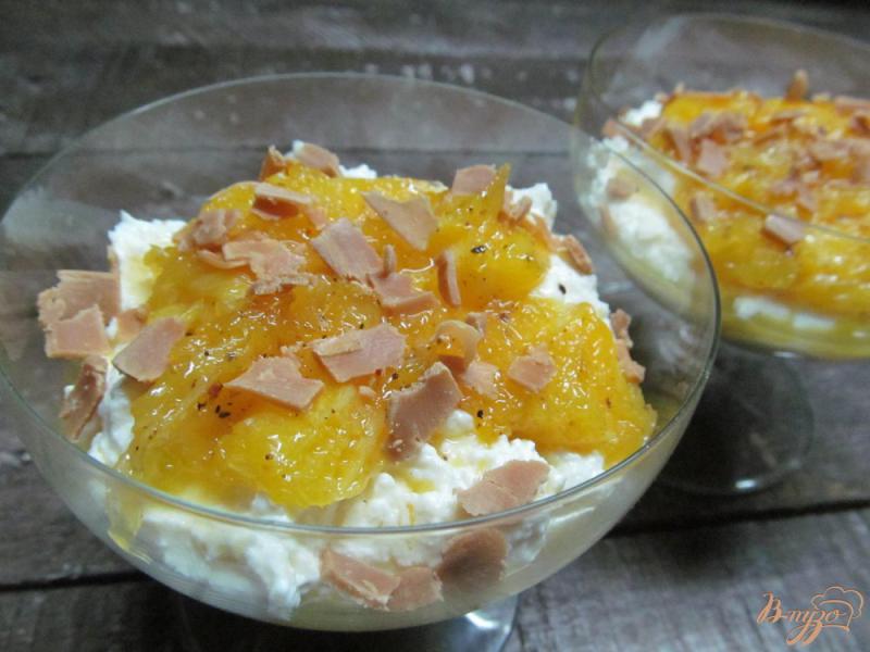 Фото приготовление рецепта: Десерт из апельсина и творога шаг №7